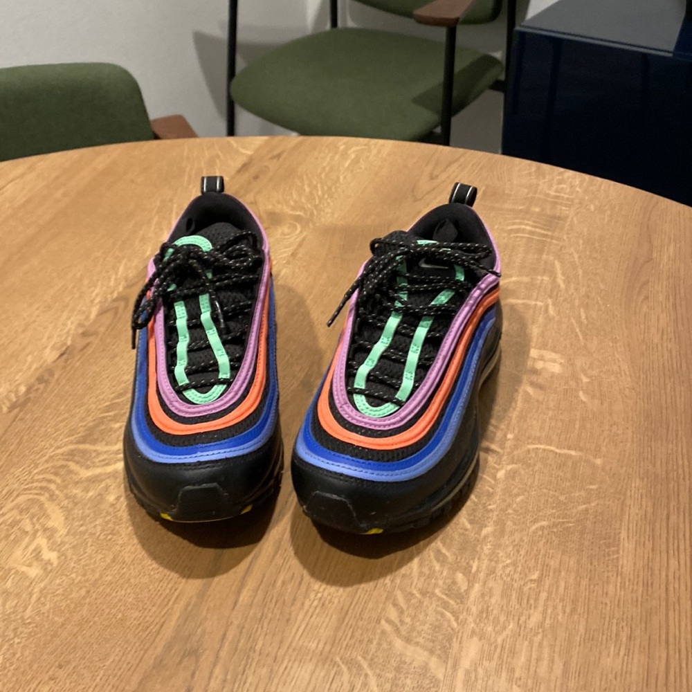 Nike air max!